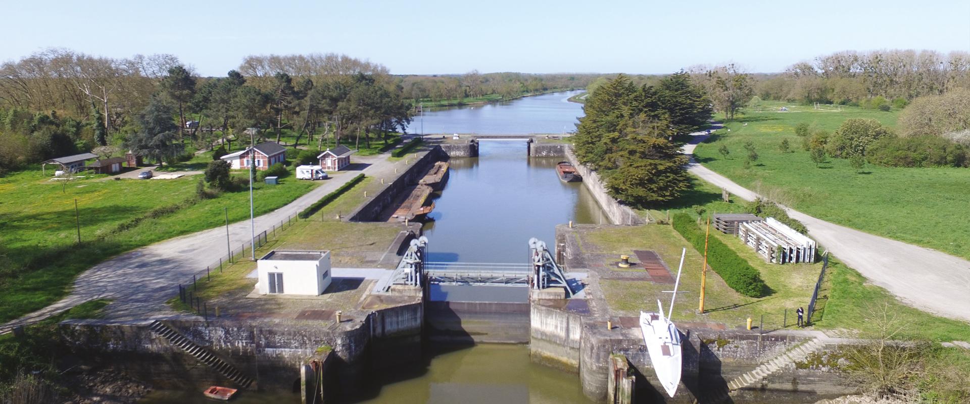 Vue aérienne du canal de la Martinière
